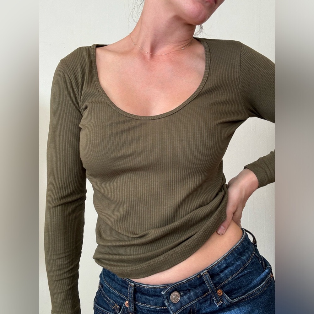 COPY - James Perse long sleeve scoop neck ribbed tshirt olive army green - size…
